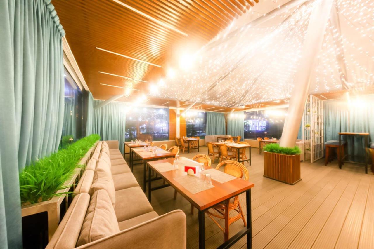 Dostyq Kokshetau Hotel Eksteriør billede